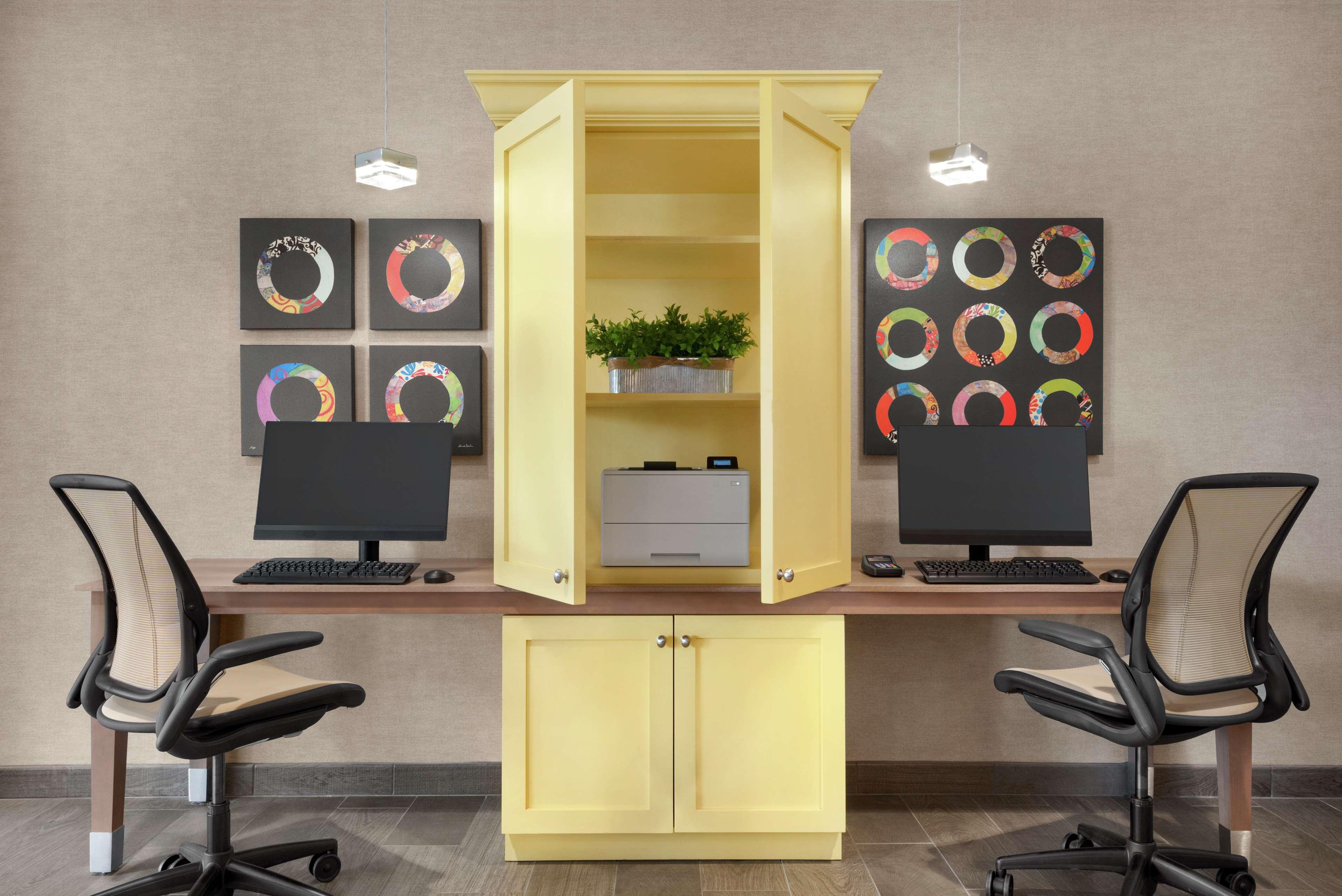 Home2 Suites By Hilton Μπίσμπαρκ Εξωτερικό φωτογραφία